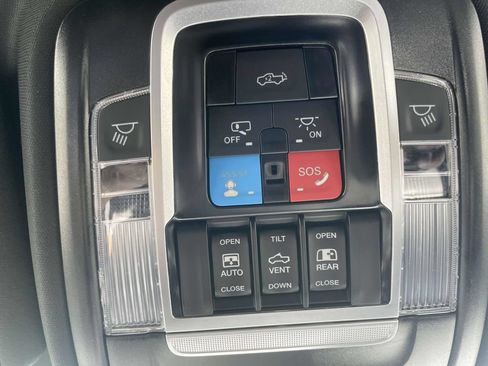 New 2026 RAM 2500 Laramie AWD/4WD image 40