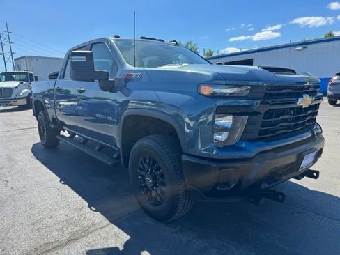 Used 2025 Chevrolet Silverado 3500 W/T AWD/4WD image 7