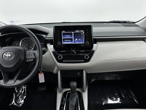Used 2022 Toyota Corolla Cross L image 24