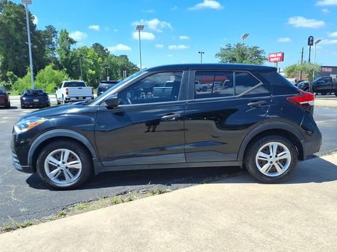 Used 2020 Nissan Kicks S FWD image 8
