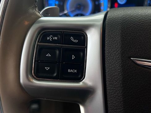 Used 2013 Chrysler 300 C Luxury Series w/ Beats Audio Group AWD/4WD image 11