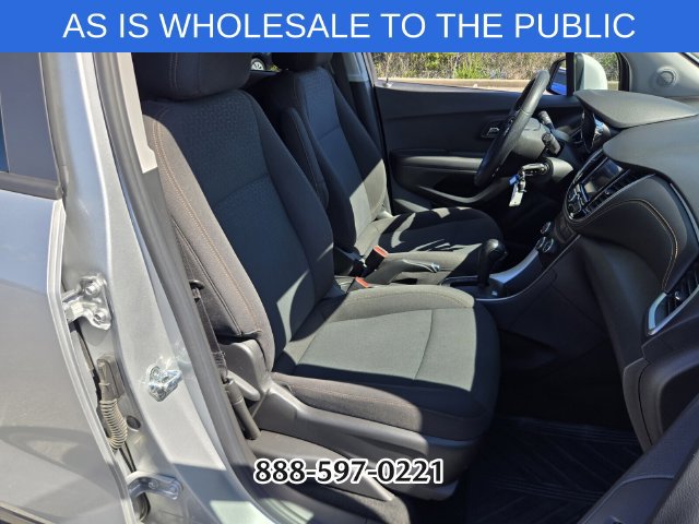 Used 2020 Chevrolet Trax LS w/ Tint and Cruise Package FWD image 18