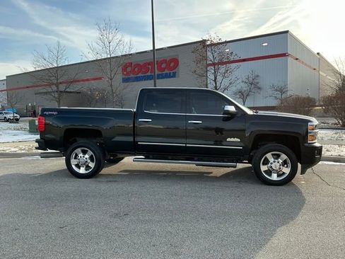 Used 2016 Chevrolet Silverado 2500 High Country w/ Duramax Plus Package image 8