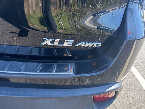 Used 2019 Toyota Highlander XLE w/ Protection Package #3 image 7