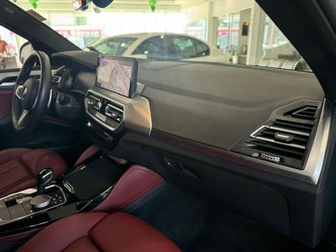 Used 2025 BMW X4 xDrive30i w/ Premium Package image 22