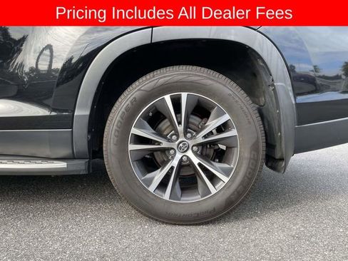 Used 2019 Toyota Highlander LE AWD/4WD image 9