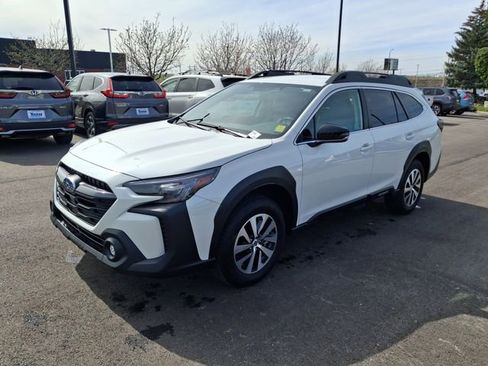 Used 2025 Subaru Outback Premium w/ Popular Package #1A image 7