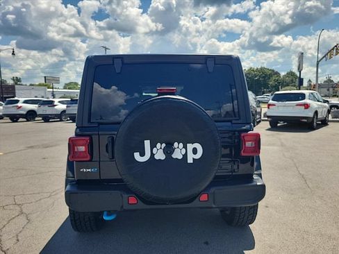 Used 2023 Jeep Wrangler Unlimited Sahara AWD/4WD image 4