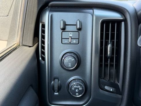 Used 2018 Chevrolet Silverado 1500 LT w/ All Star Edition AWD/4WD image 24