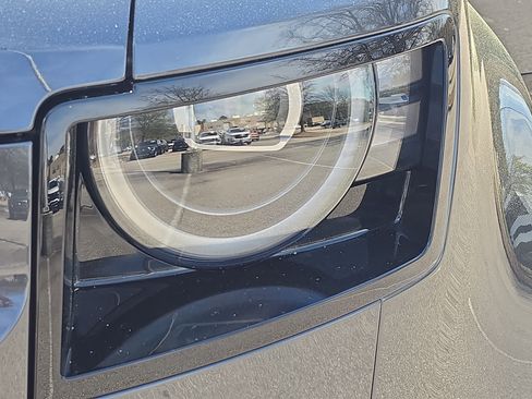 New 2026 Land Rover Defender 110 X-Dynamic SE image 30