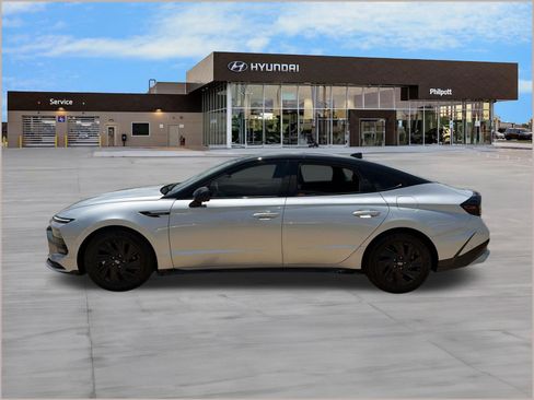 Certified 2025 Hyundai Sonata Limited FWD image 2