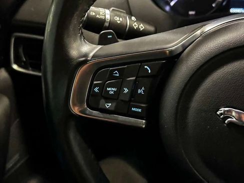 Used 2019 Jaguar F-PACE Prestige AWD/4WD image 30