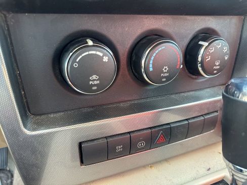 Used 2009 Jeep Liberty Sport w/ Popular Equipment Group image 15