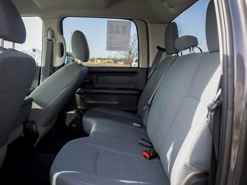 Used 2018 RAM 2500 Tradesman w/ Chrome Appearance Group image 16