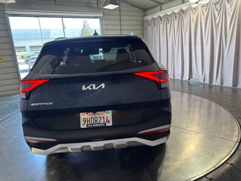 Used 2023 Kia Sportage EX AWD/4WD image 5