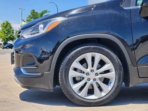 Used 2017 Chevrolet Trax Premier w/ Driver Confidence II Package FWD image 9