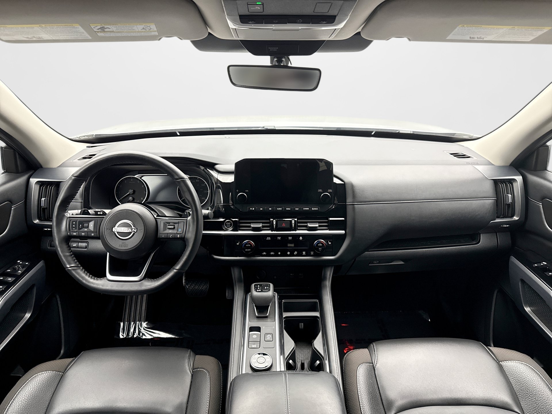 Used 2023 Nissan Pathfinder SL AWD/4WD image 14