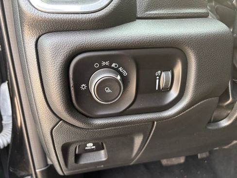 Used 2024 RAM 1500 Laramie AWD/4WD image 13
