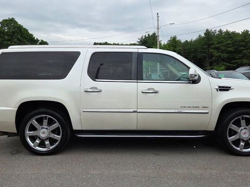 Used 2010 Cadillac Escalade ESV Luxury AWD/4WD image 18