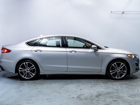 Used 2019 Ford Fusion Titanium image 8