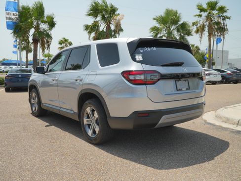 Used 2025 Honda Pilot EX-L image 7