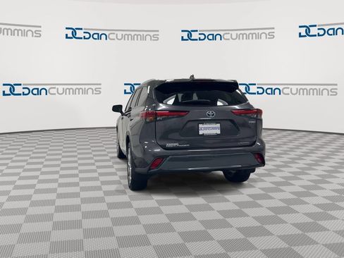 Used 2023 Toyota Highlander Limited AWD/4WD image 7