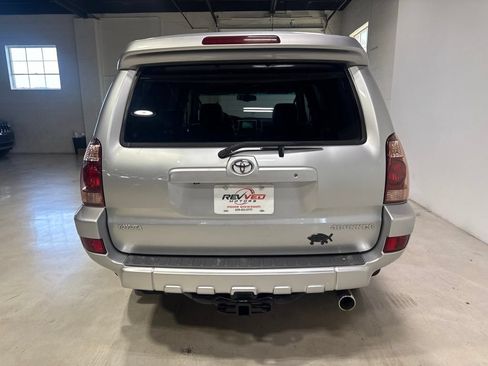 Used 2005 Toyota 4Runner Limited AWD/4WD image 6