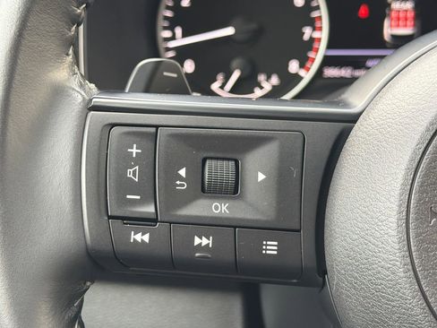 Used 2024 Nissan Pathfinder SV AWD/4WD image 20