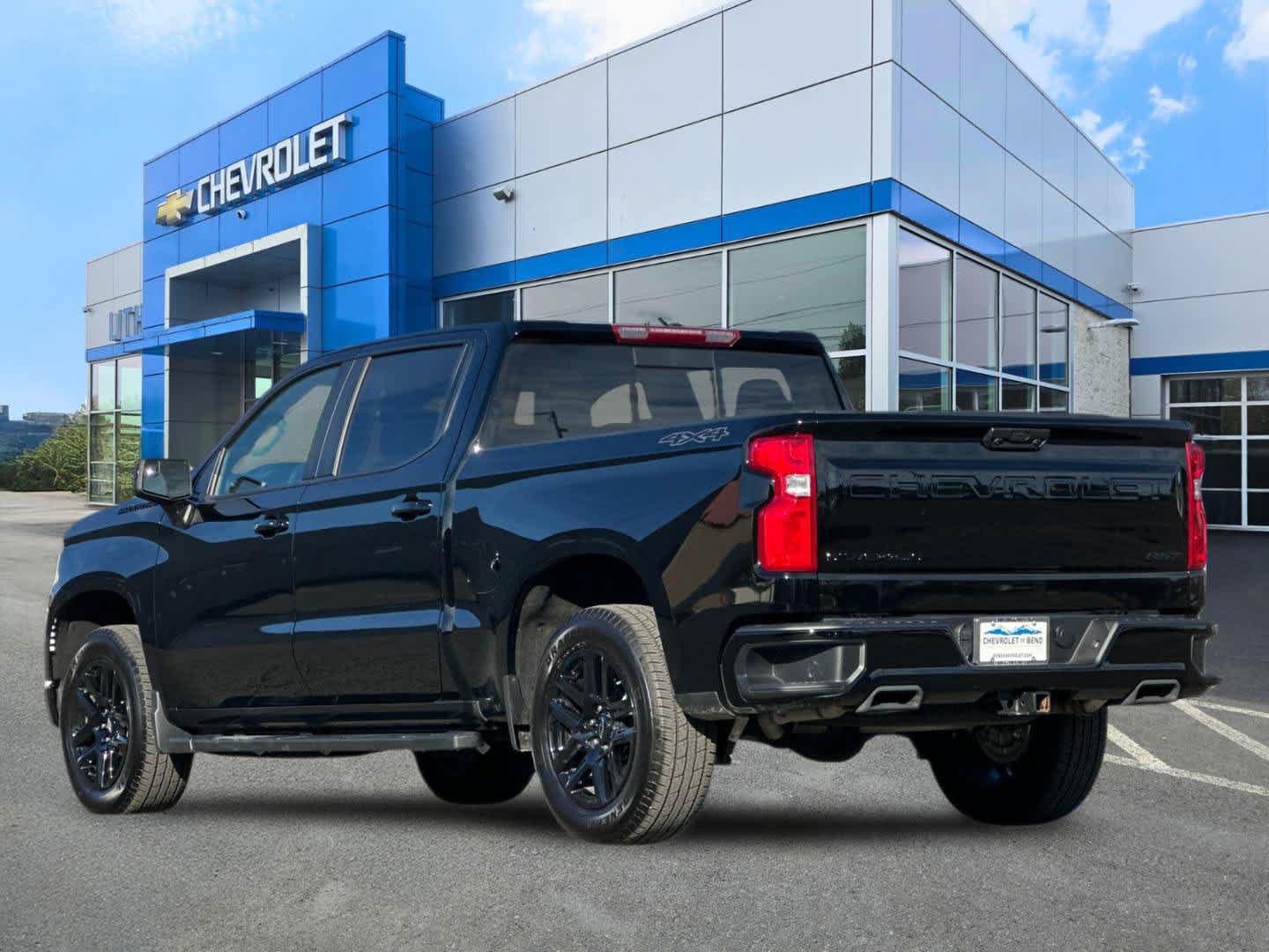 Used 2025 Chevrolet Silverado 1500 RST w/ Dark Appearance Package AWD/4WD image 6