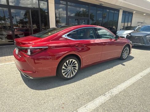 Used 2025 Lexus ES 350 w/ Technology Package FWD image 12