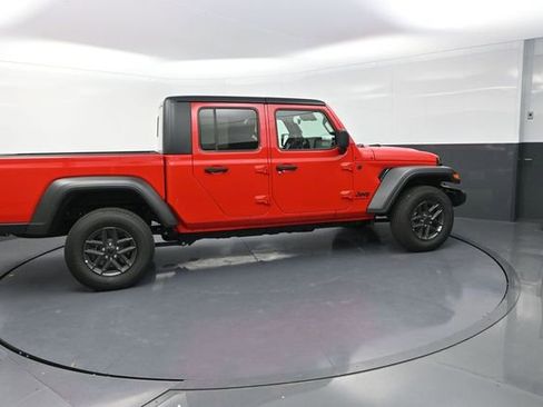 New 2025 Jeep Gladiator Sport AWD/4WD image 11