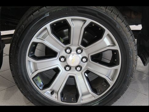 Used 2017 Chevrolet Silverado 1500 LTZ Z71 w/ LTZ Plus Package AWD/4WD image 11