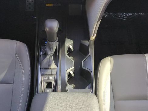 Used 2025 Toyota Camry SE w/ Convenience Package FWD image 14