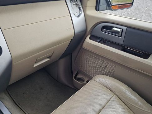 Used 2014 Ford Expedition EL XLT w/ Equipment Group 202A RWD image 14