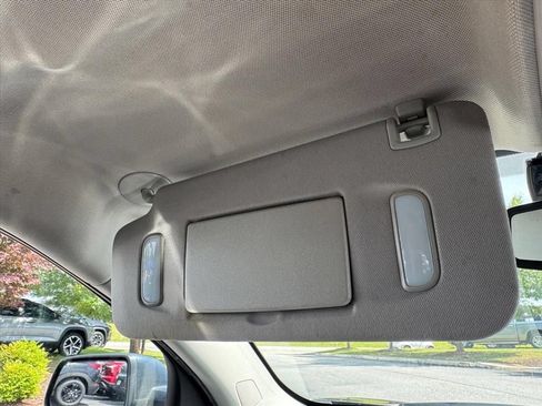Used 2017 Chevrolet Equinox LS FWD image 25