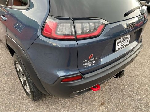 Used 2019 Jeep Cherokee Trailhawk w/ Cold Weather Group image 10