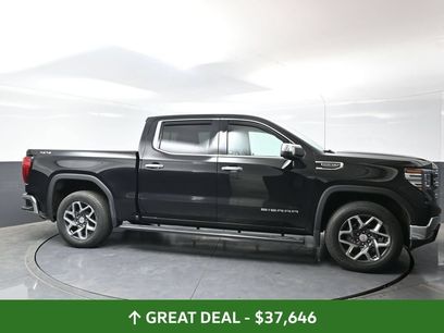 Used 2022 GMC Sierra 1500 SLT w/ SLT Convenience Package