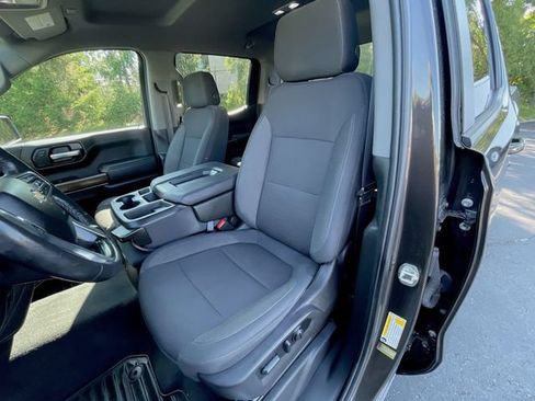 Used 2022 Chevrolet Silverado 1500 LT AWD/4WD image 19