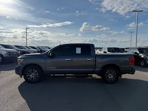 Used 2021 Nissan Titan SV w/ SV Convenience Package image 38