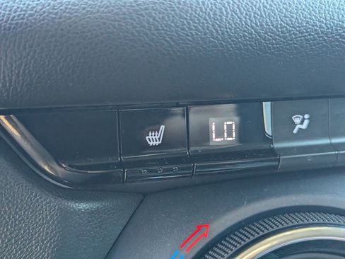 Used 2020 Chevrolet Blazer LT AWD/4WD image 19
