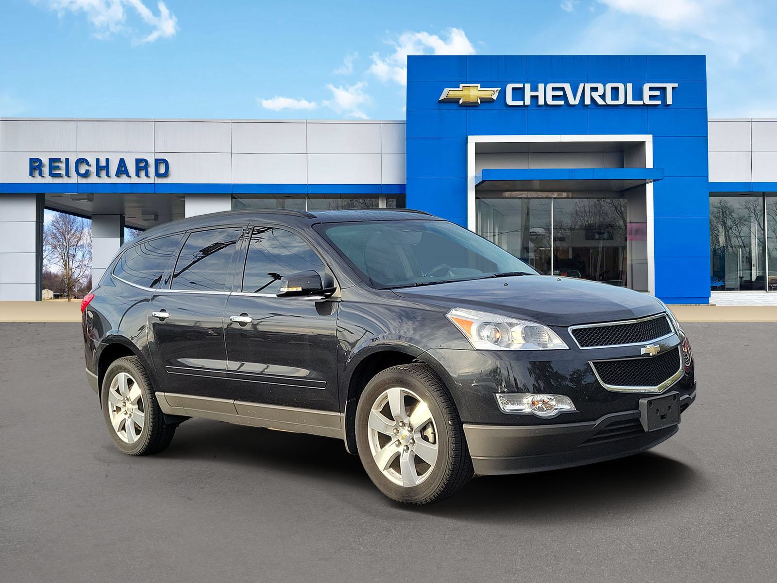 Used 2010 Chevrolet Traverse LT w/ LT Special Edition Package FWD image 1