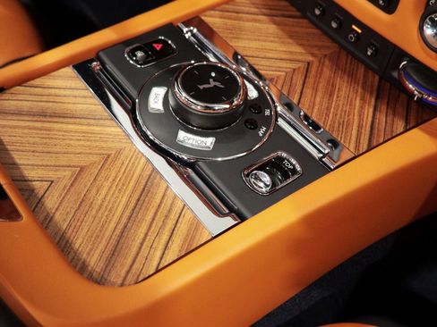 Used 2017 Rolls-Royce Dawn image 64