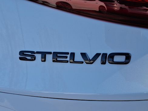 Used 2023 Alfa Romeo Stelvio Veloce image 30