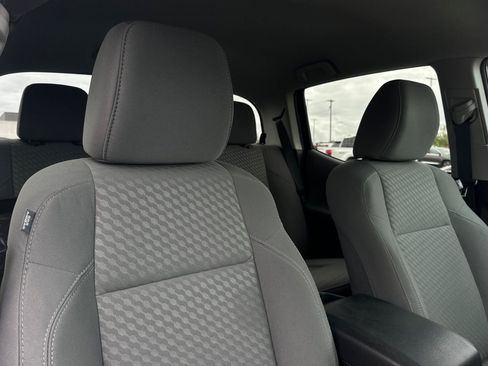 Used 2022 Toyota Tacoma SR w/ SR Convenience Package RWD image 16