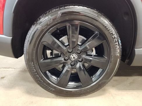 Certified 2025 Honda Pilot Black Edition image 31