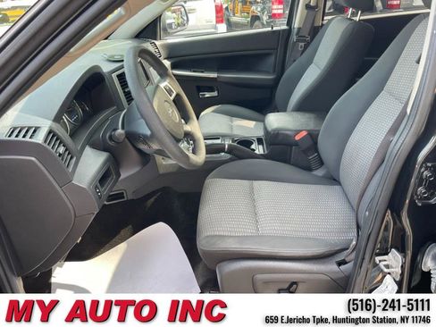 Used 2009 Jeep Grand Cherokee Laredo image 23