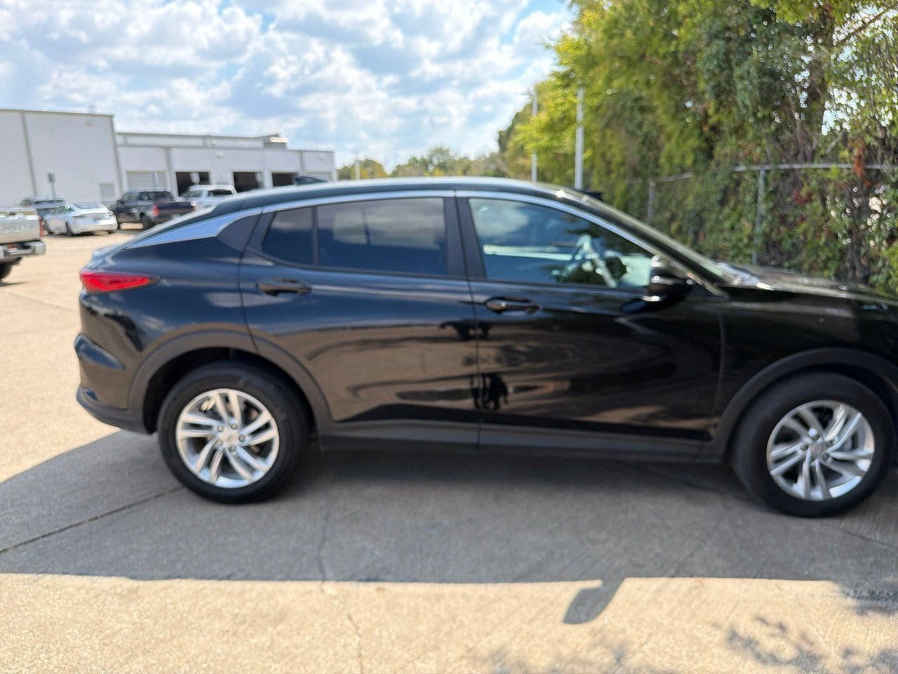 Used 2025 Buick Envista Preferred w/ Convenience I Package FWD image 4