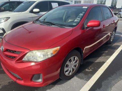 Used 2011 Toyota Corolla LE image 3