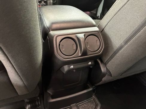 Used 2024 Jeep Wrangler Unlimited AWD/4WD image 19