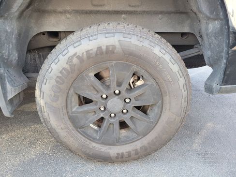Used 2022 Chevrolet Silverado 1500 LT RWD image 8